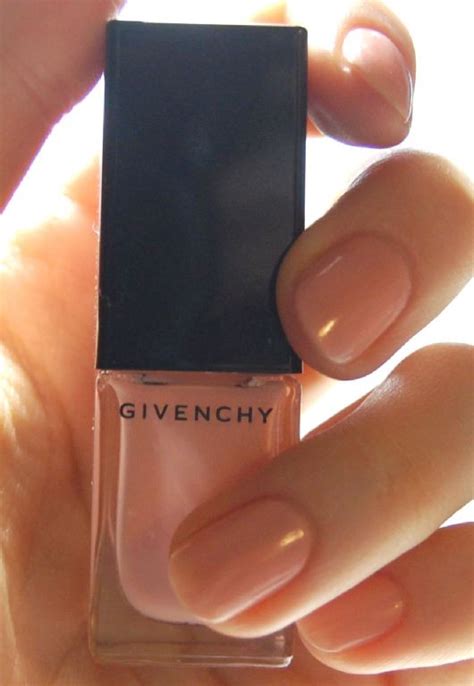 GIVENCHY VERNIS PLEASE! 